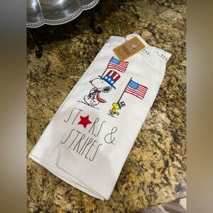 Rae Dunn Peanuts Snoopy Stars & Stripes kitchen dish towel set - Brand new